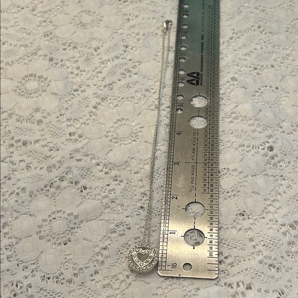 Vintage Heart Pendant Necklace - Picture 5 of 8